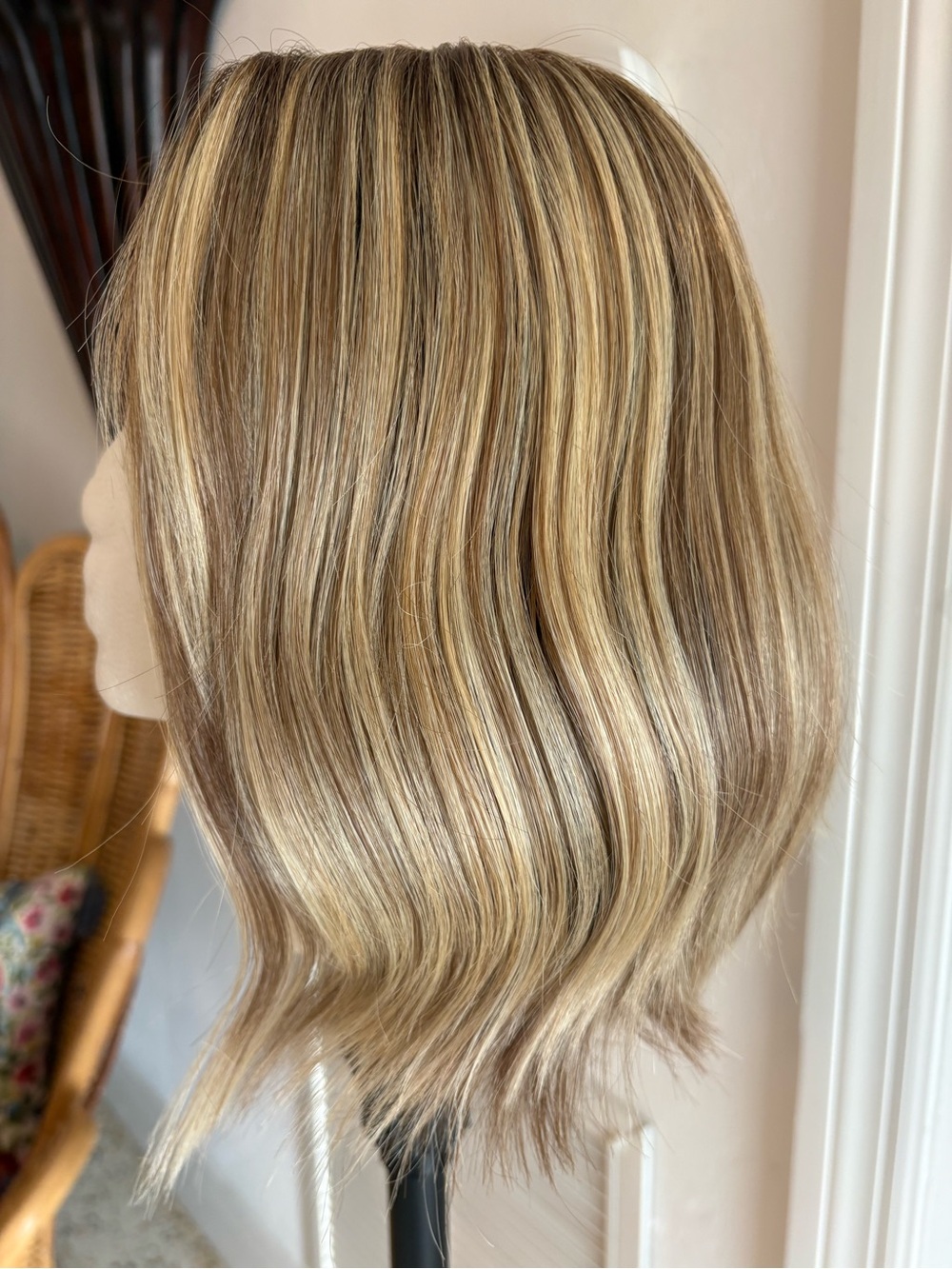 JON RENAU HOLLIE in Malibu Blonde Rooted! Excellent condition! Beautiful!